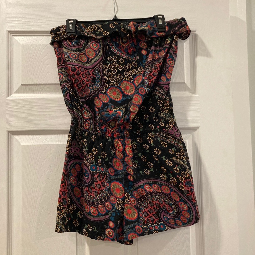 Fire 🔥 
Los Angeles Strapless Romper
 L 
Shorts Sexy Floral
Summer
Festival